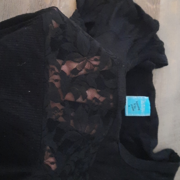 Tee - Picture 6 of 6